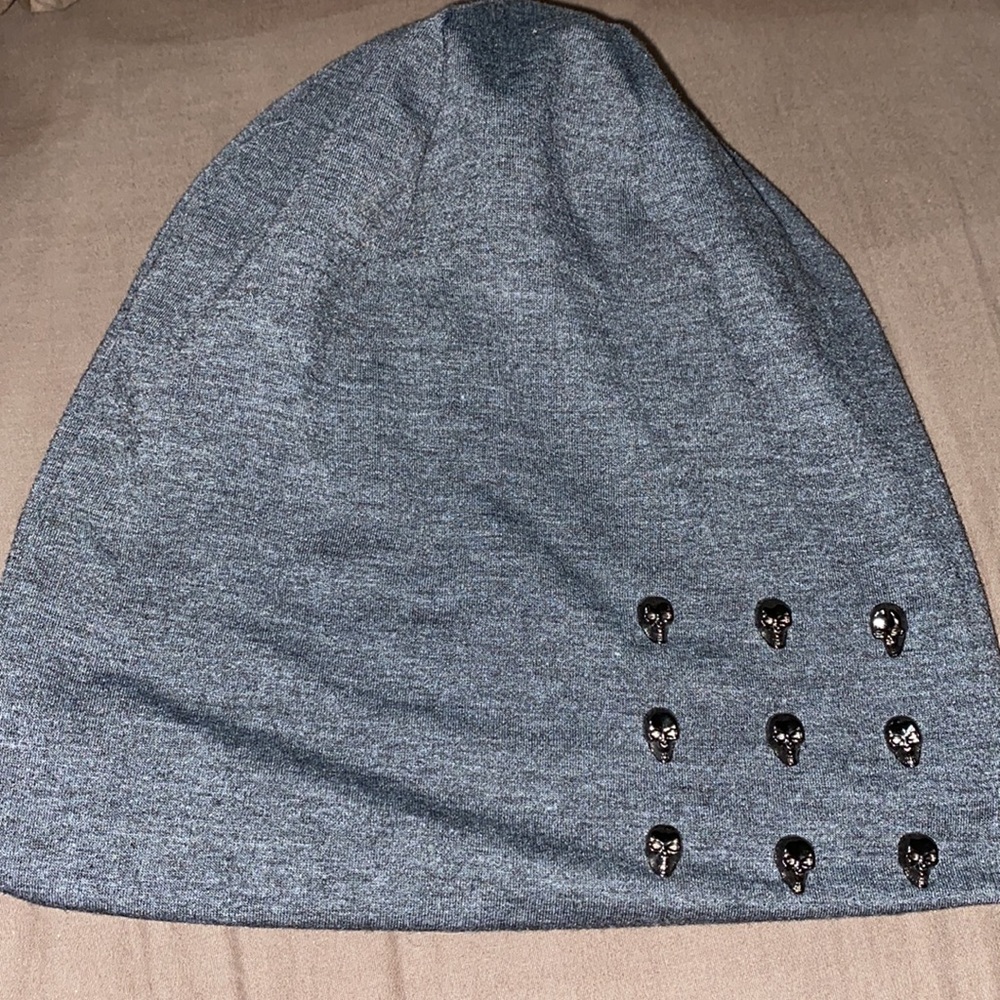 4/$10 item🤑 NWT MUDD Grey black lined skull embellished beanie hat biker cap - Picture 2 of 4